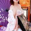 休日盛り上げる美女たち